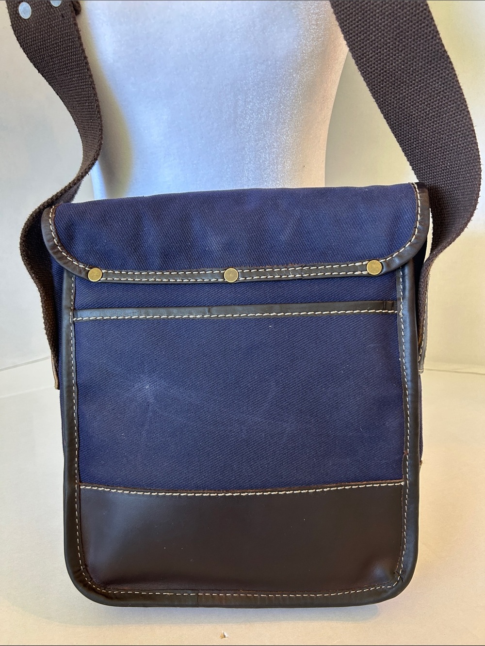 COLE HAAN BLUE CANVAS AND BROWN LEATHER  CARRY SATCHEL /MESSENGER BAG - Picture 3 of 16